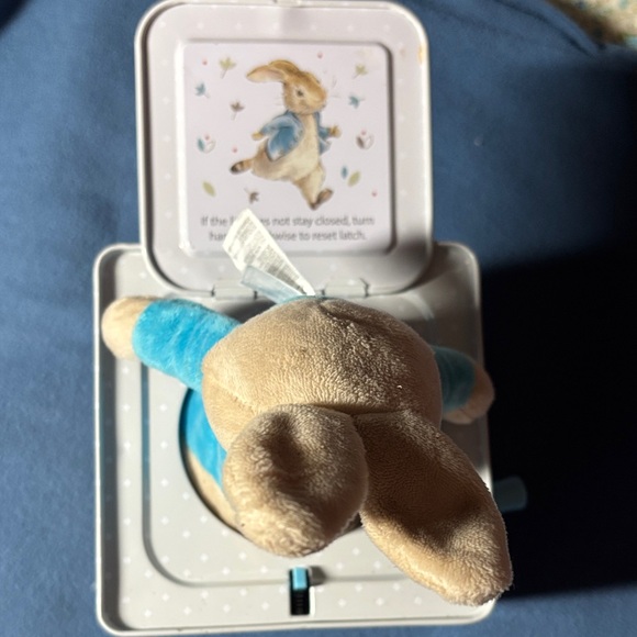 Peter Rabbit Musical Tin Box - Picture 8 of 10